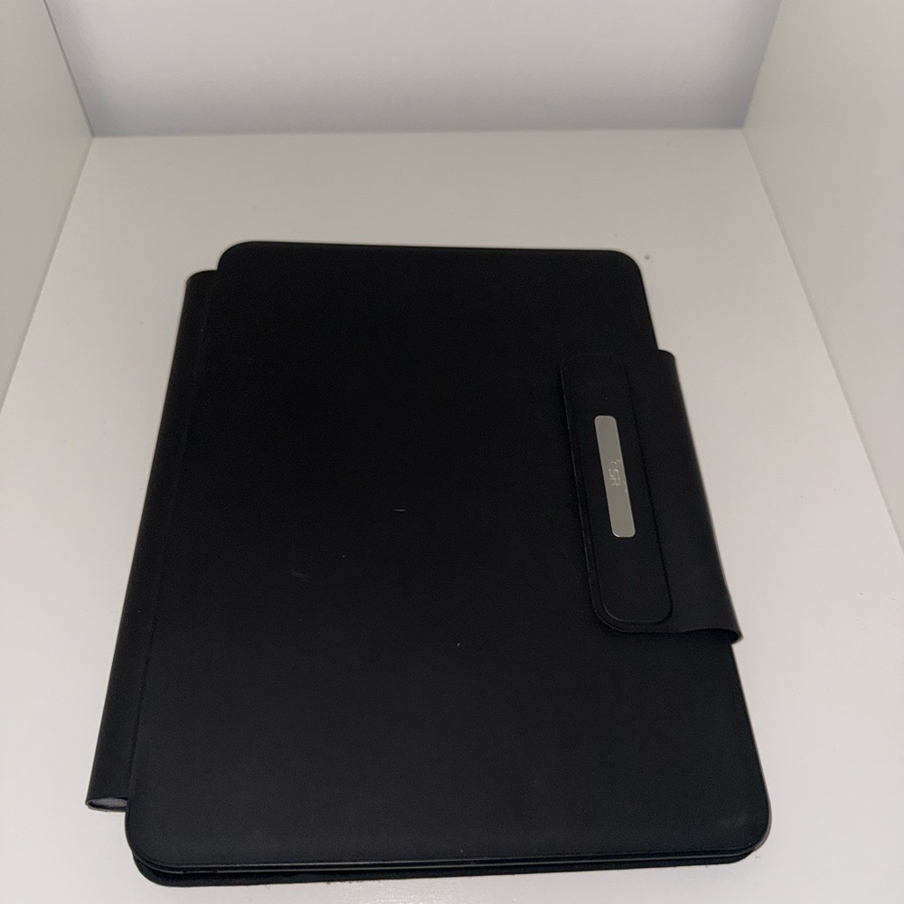 Black IPad Keyboard Case - Picture 7 of 9